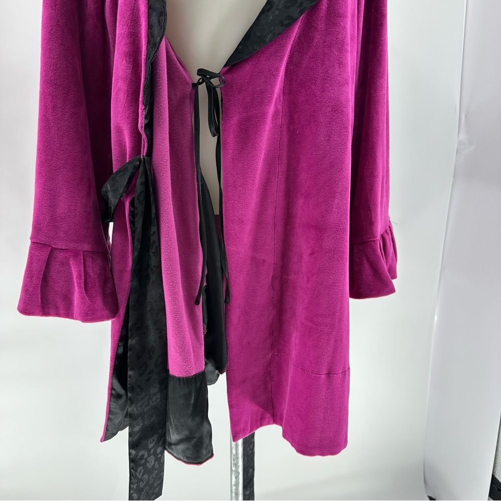 Betsy Johnson Velore’ Elegant Magenta and Black Women's Robe - Picture 6 of 11
